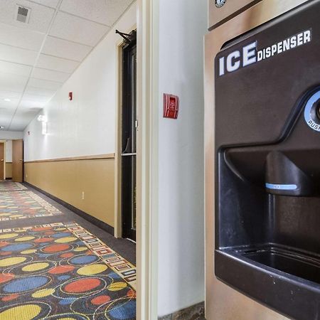 Quality Inn Lincoln Cornhusker Екстер'єр фото