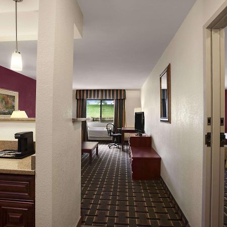 Quality Inn Lincoln Cornhusker Екстер'єр фото