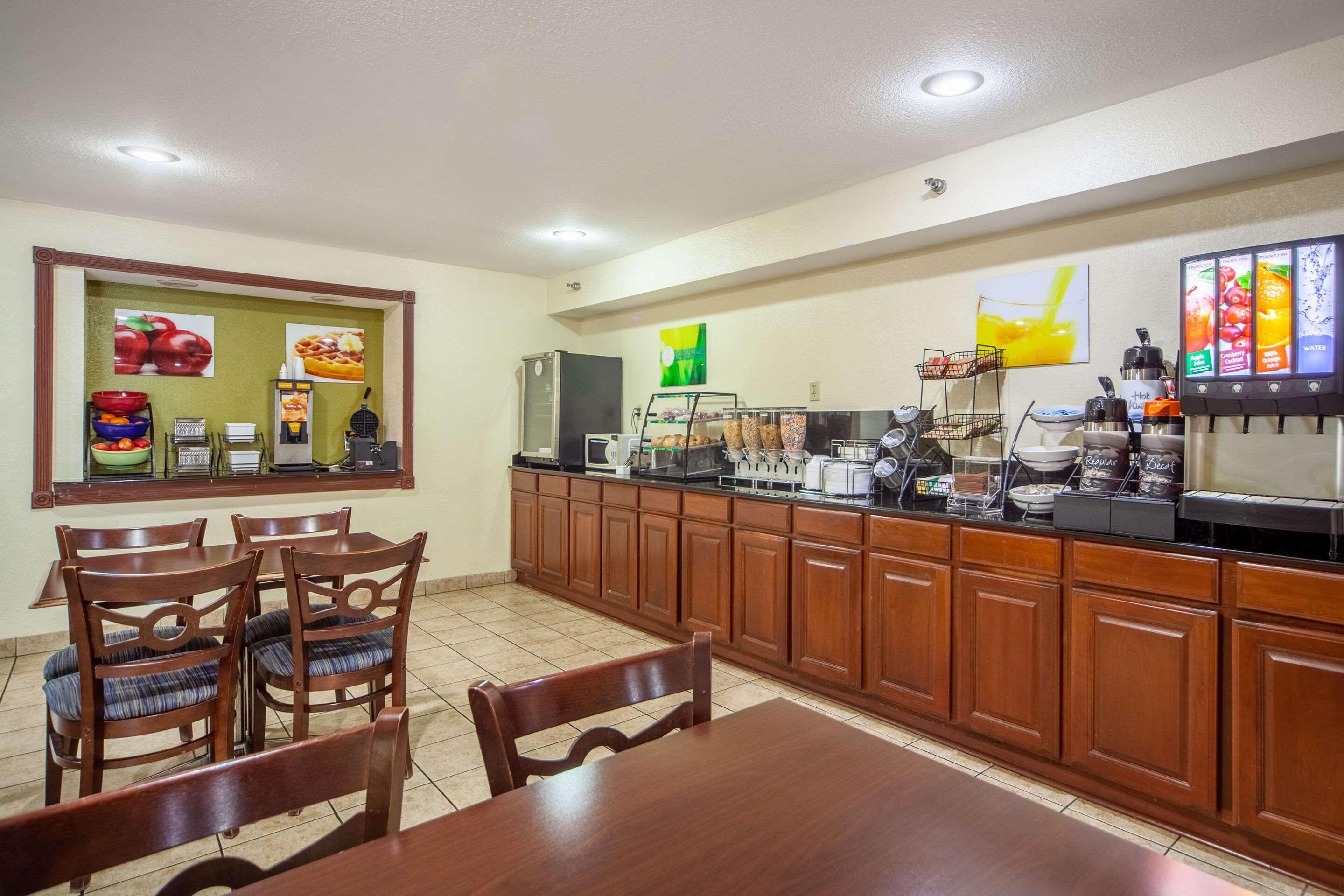 Quality Inn Lincoln Cornhusker Екстер'єр фото