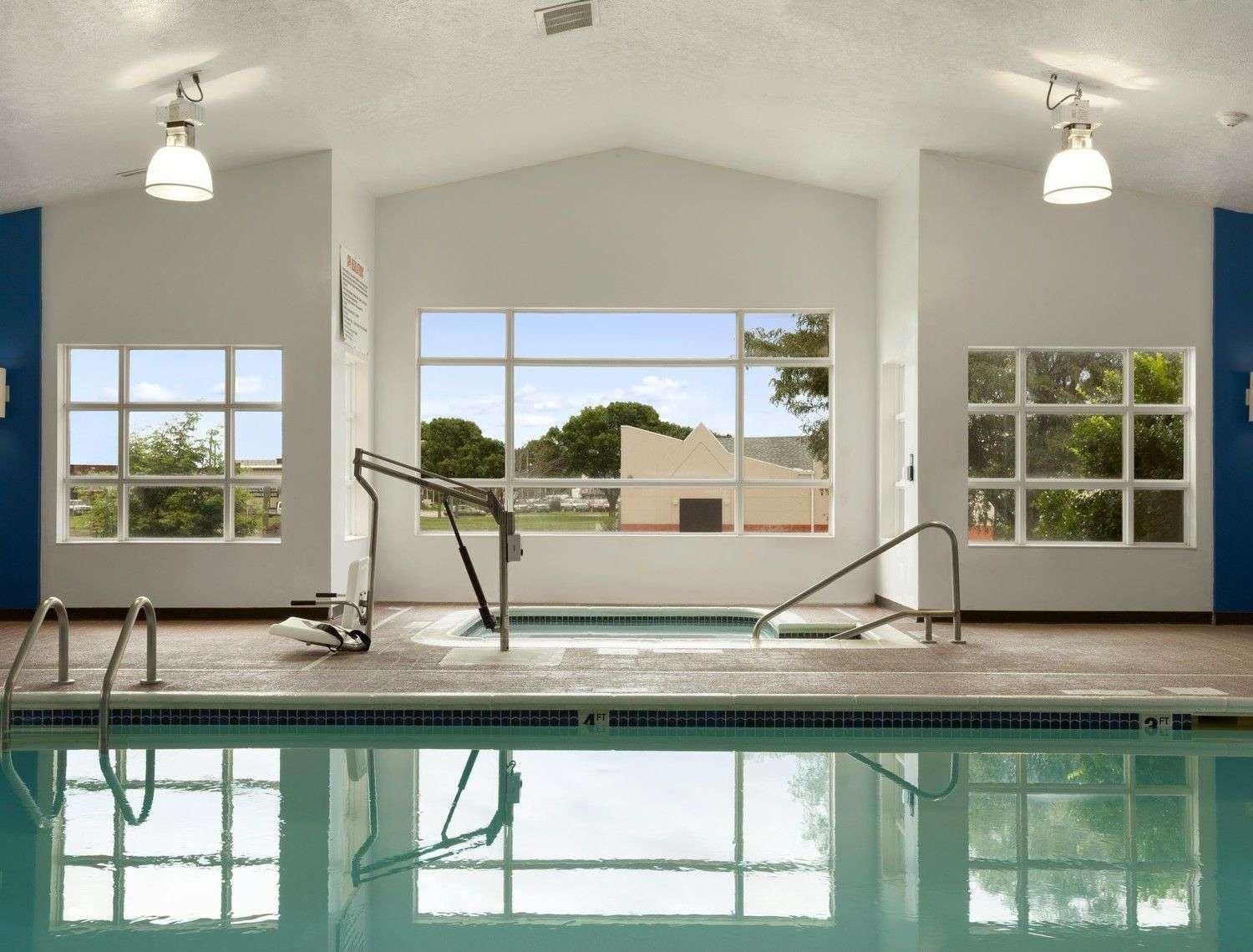Quality Inn Lincoln Cornhusker Екстер'єр фото
